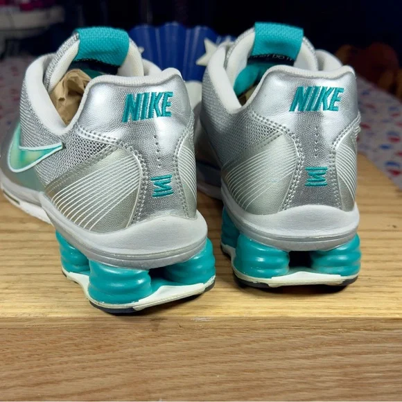 Nike Women's shox Running Shoes size 12 - Picture 4 of 6